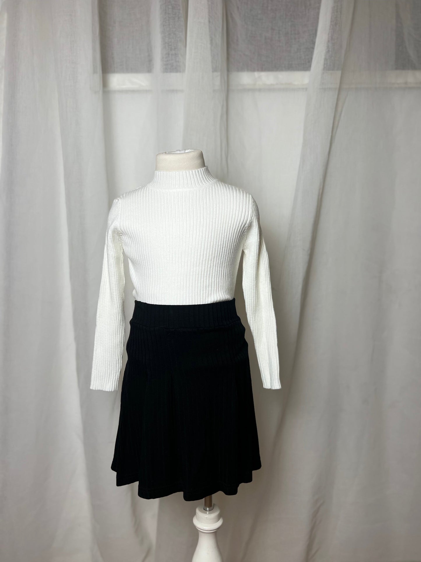 Bluza tip pulover alba cu model striat - Kids Magazin