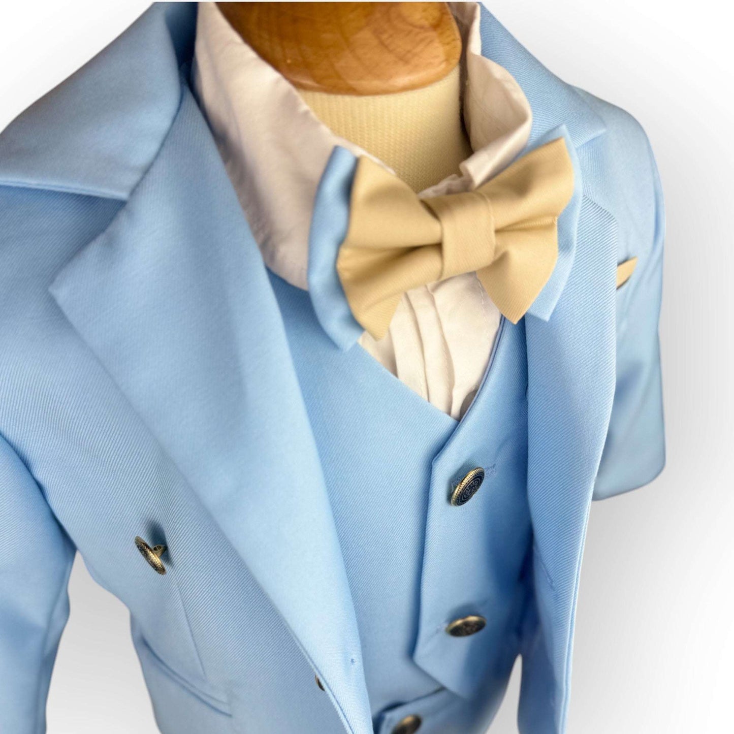 Costum elegant băiețel bleu ciel cu papion crem și beretă asortată - Kids Magazin