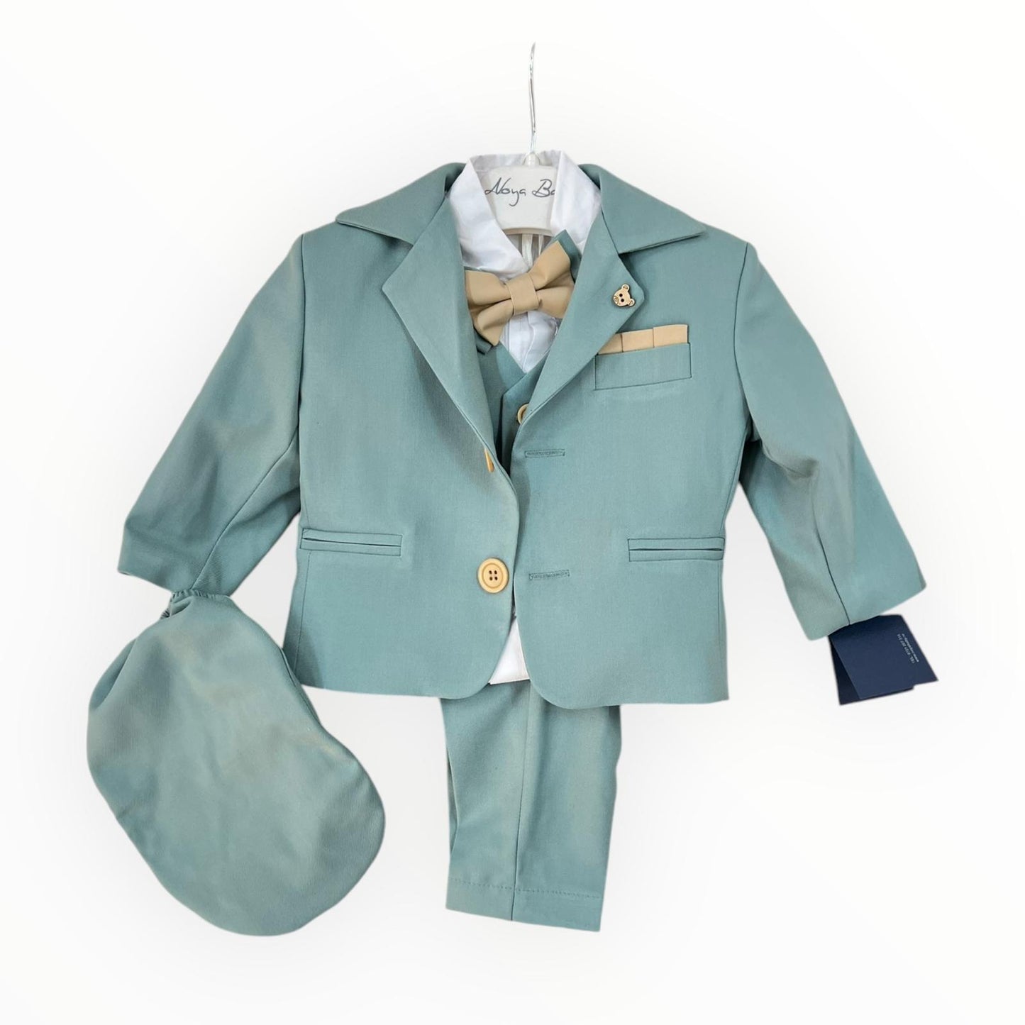 Costum elegant băiețel verde mentă cu papion crem și beretă – 5 piese - Kids Magazin