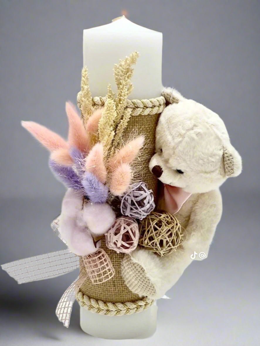 Lumânare decorata cu Ursuleț și Flori de Câmp Roz - Lila - Kids Magazin