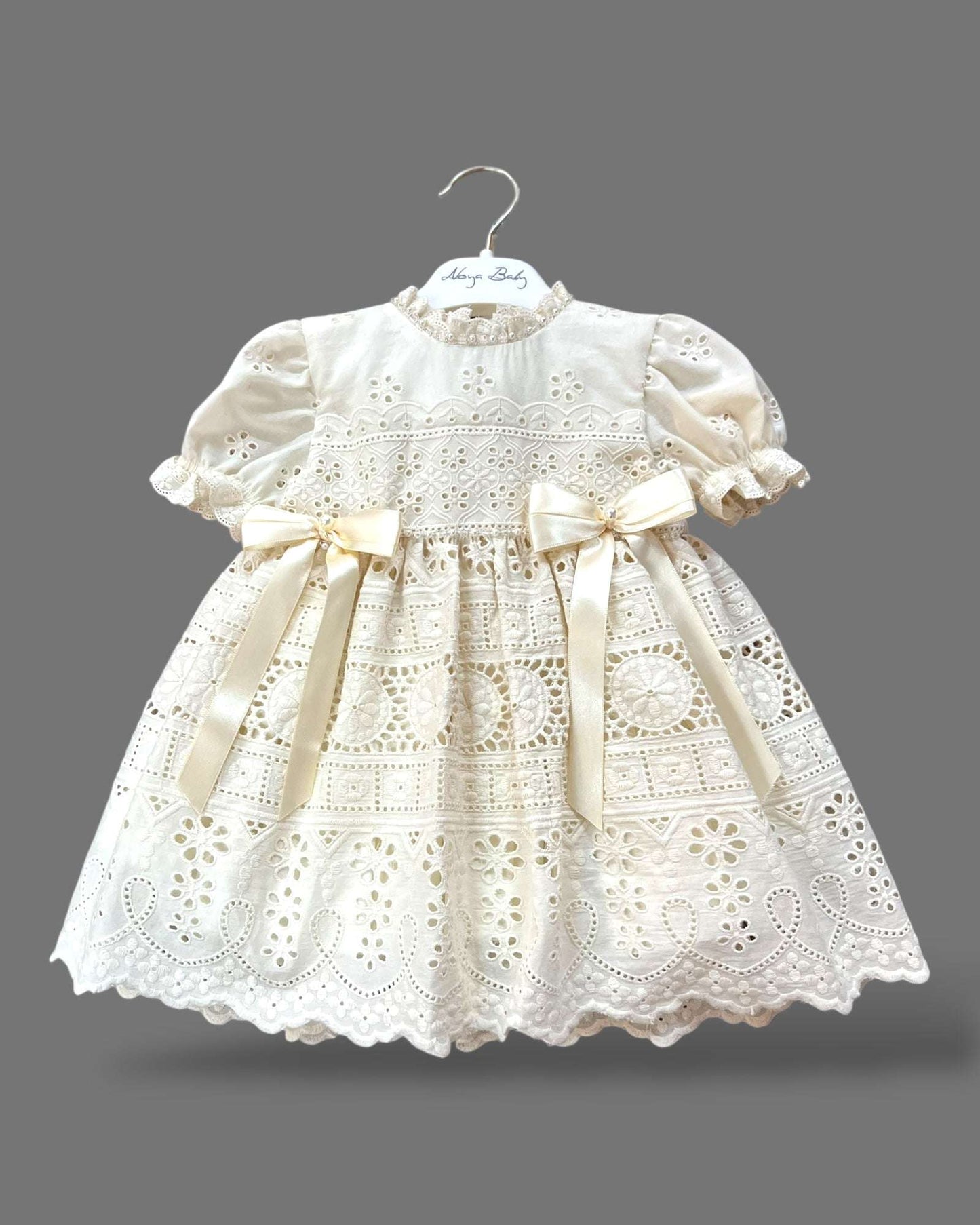 Rochita eleganta din panza cu detali macrame crem - Kids Magazin