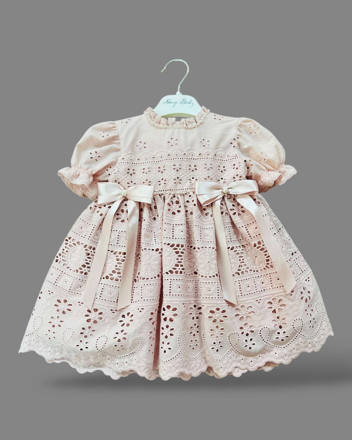 Rochita eleganta din panza cu detali macrame roz pudra - Kids Magazin