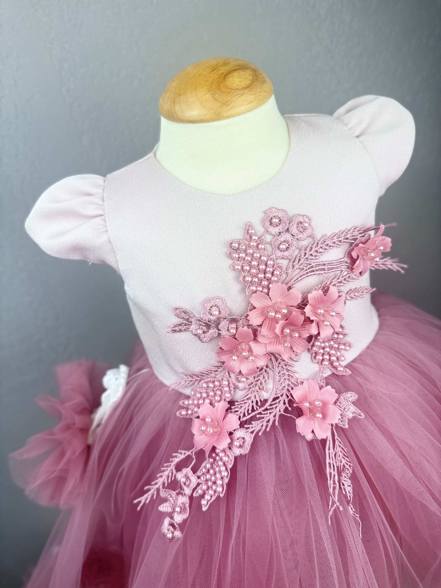 Rochita eleganta pentru bebelusi Gloria roz prafuit - Kids Magazin