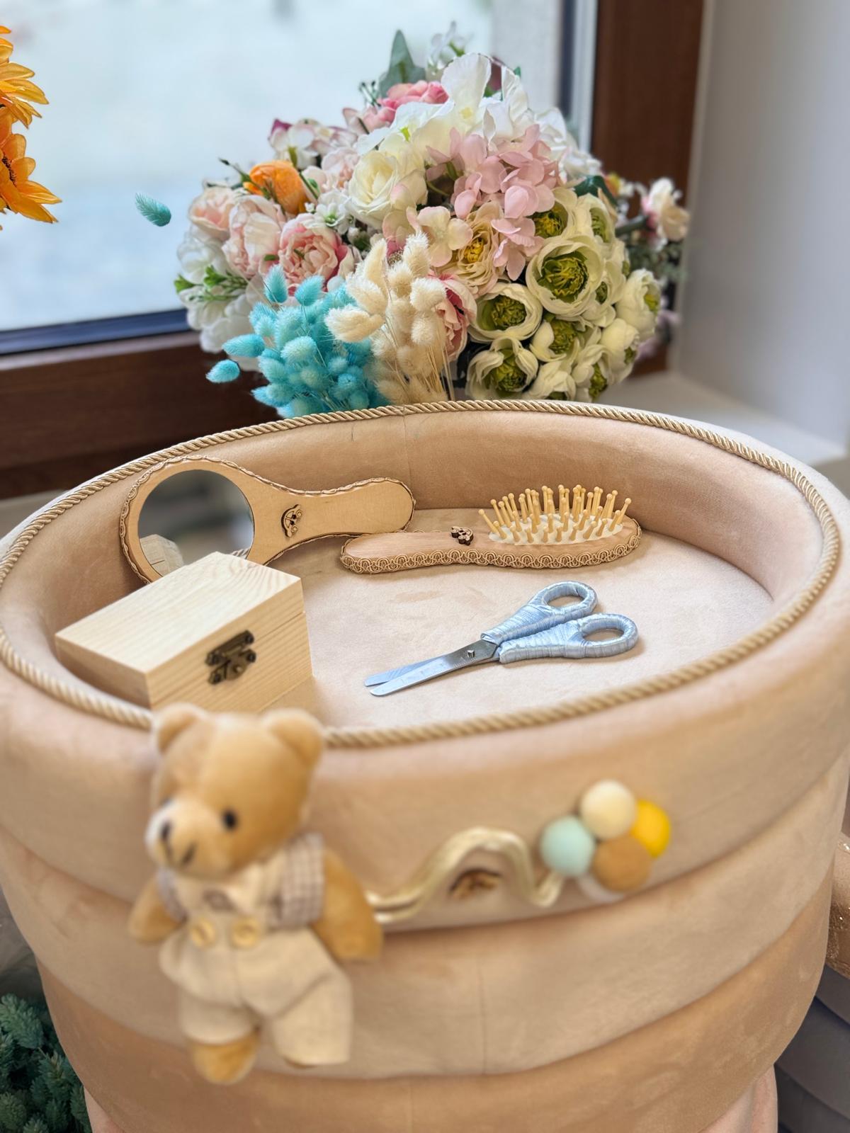 Tavă crem din catifea cu ursulet pentru mot - Kids Magazin