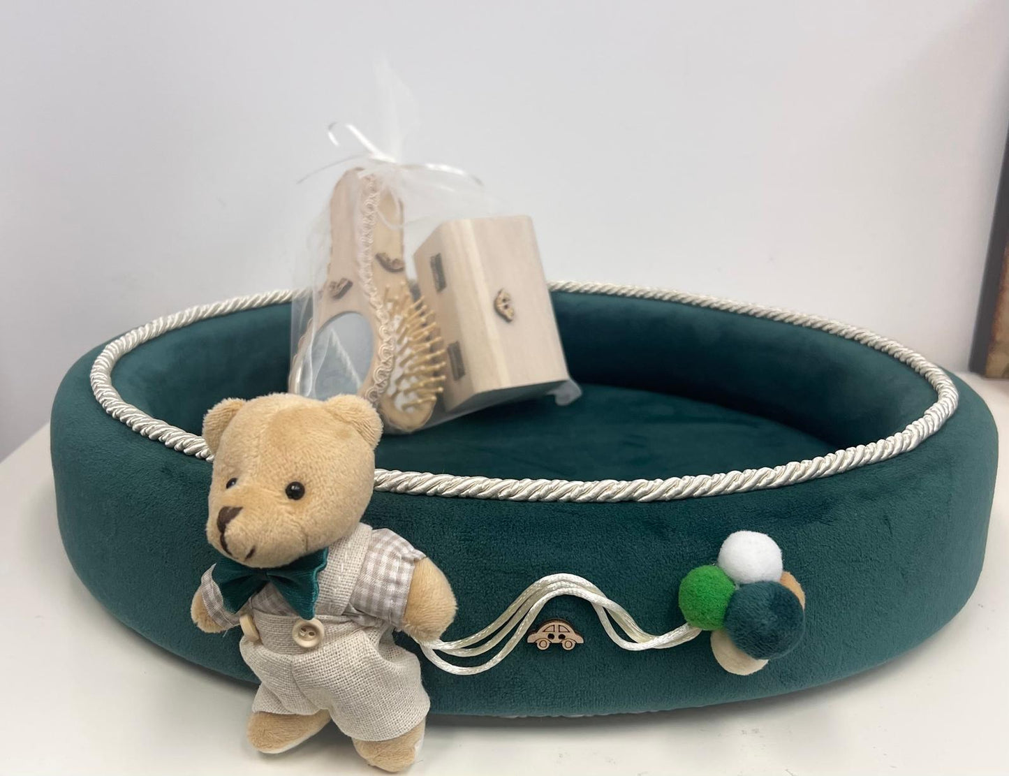 Tavă verde din catifea cu ursulet pentru mot - Kids Magazin