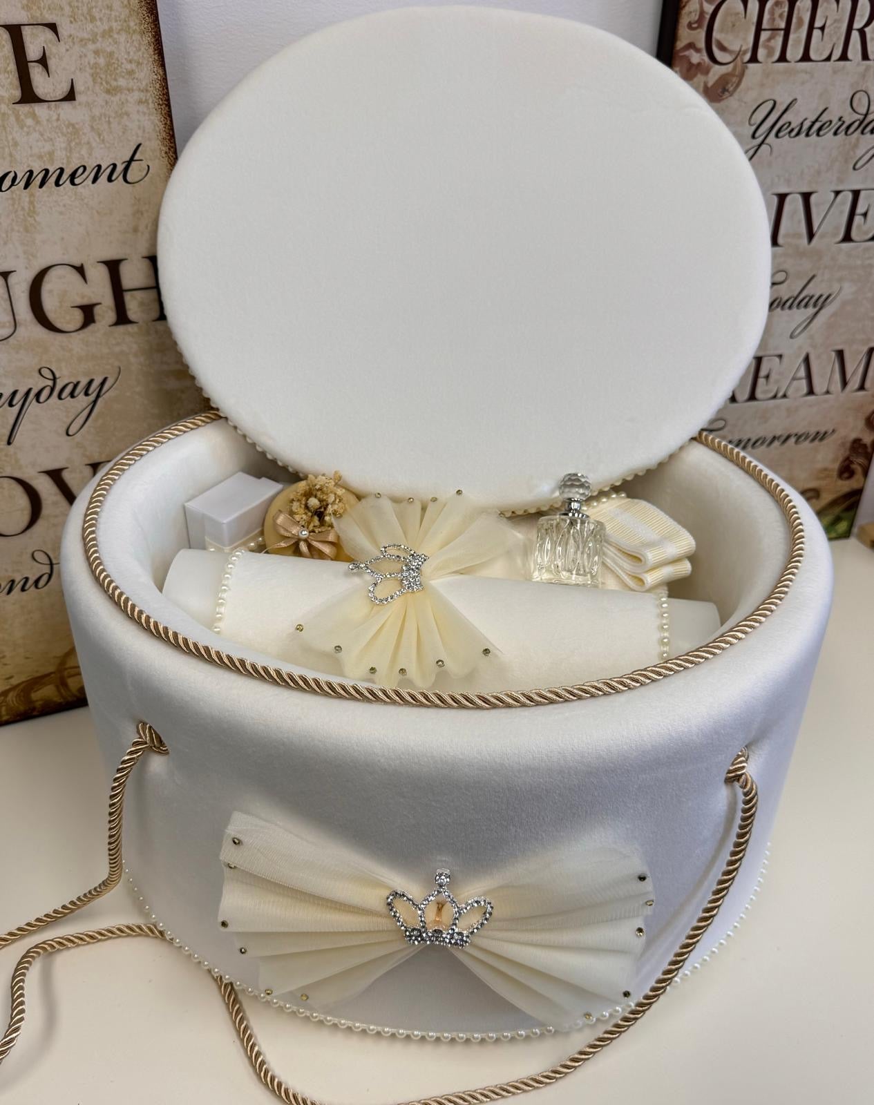 Trusou botez Regal în cufăr de catifea Ivory - Kids Magazin