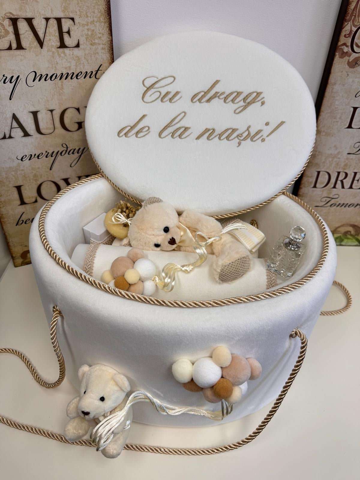 Trusou Ursulețul Crem în cufăr de catifea - Kids Magazin