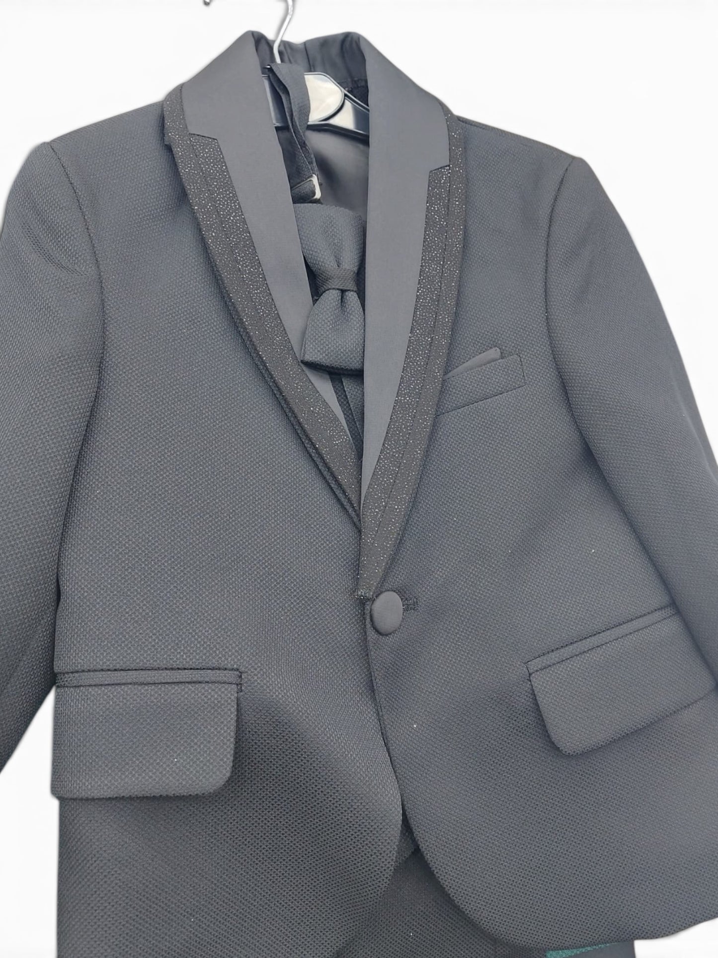 Costum elegant negru