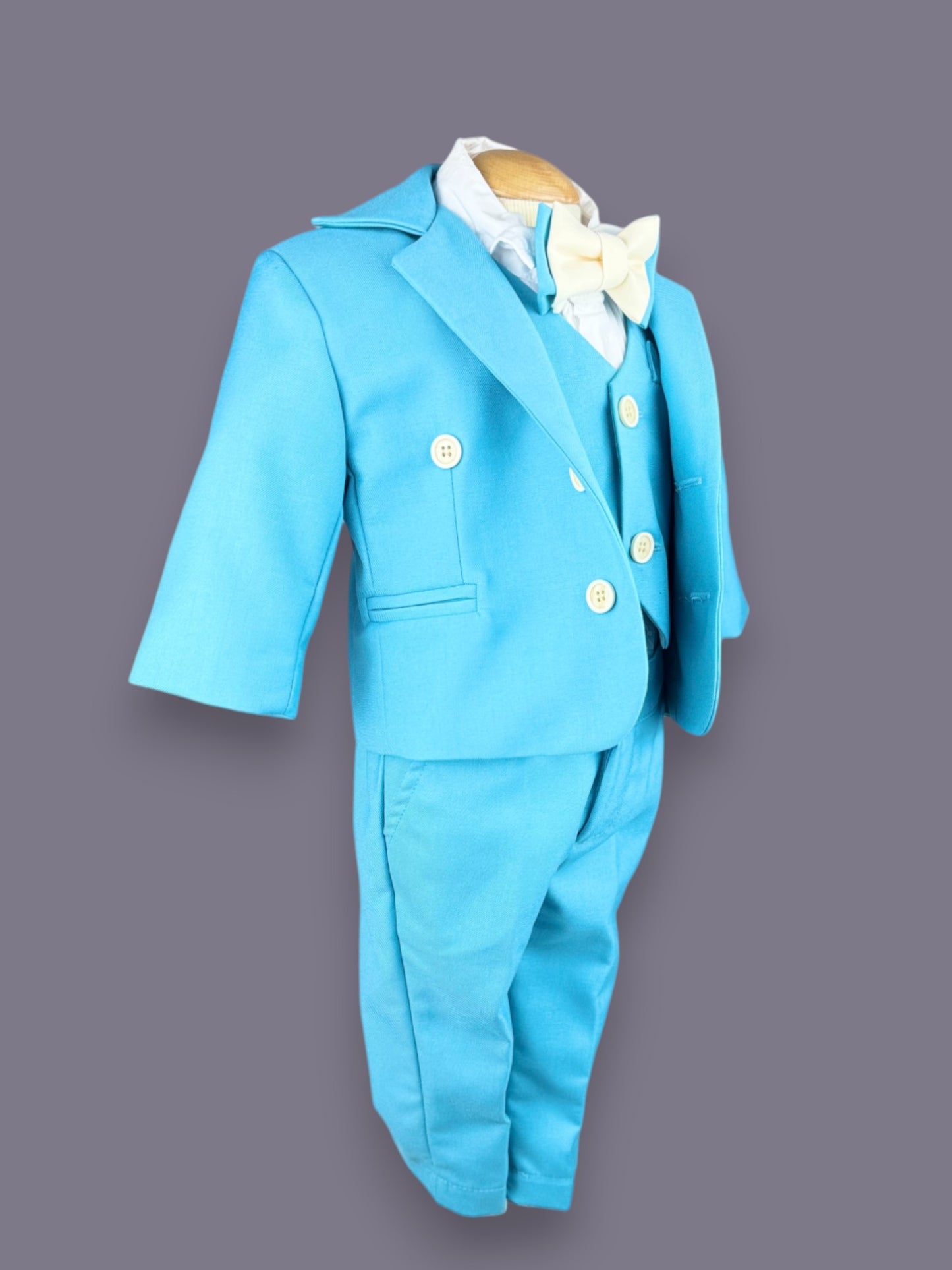 Costum elegant băiețel bleu turcoaz cu vestă, papion crem și beretă asortată