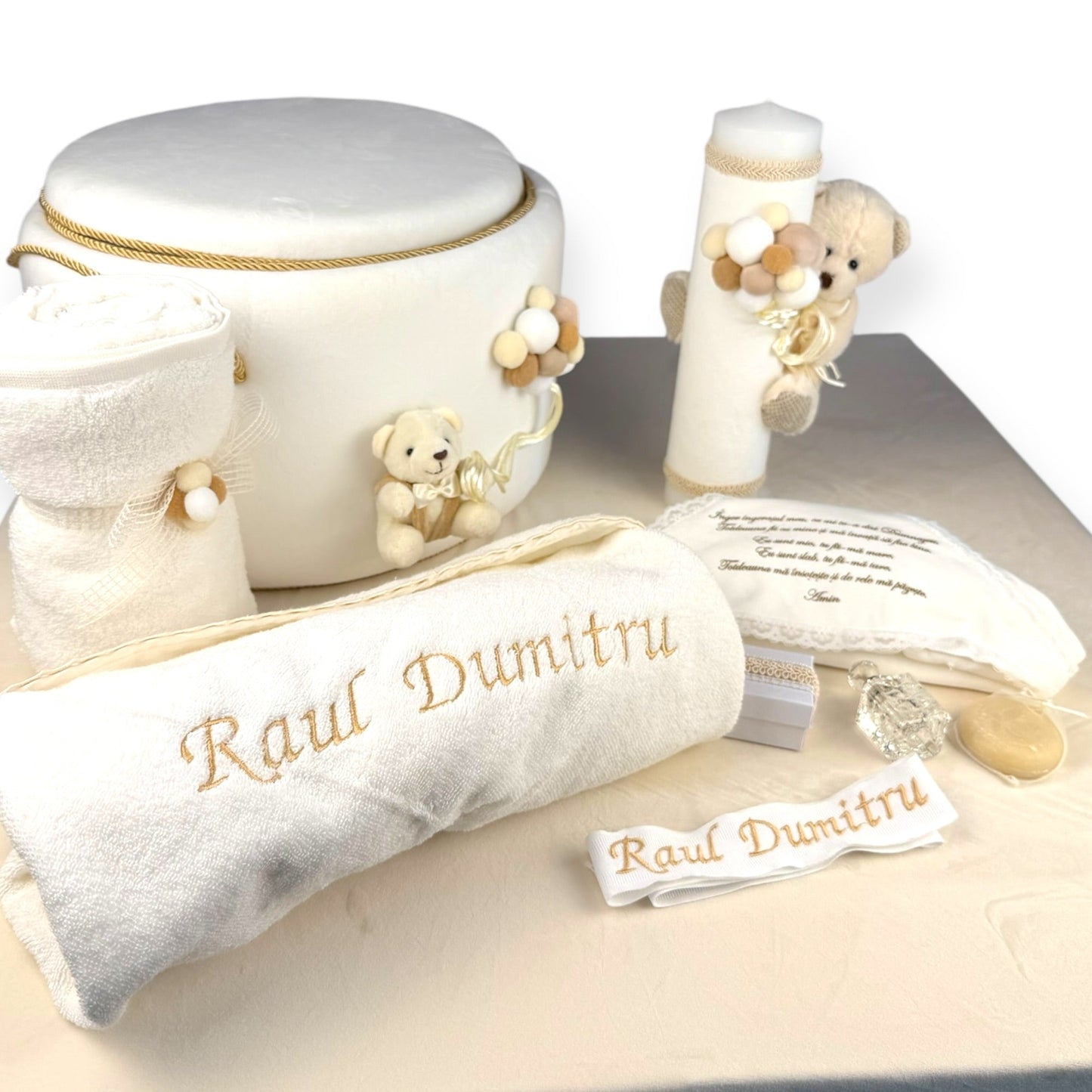 Cufăr trusou bebeluș – catifea ivory cu ursuleț și baloane decorative - Kids Magazin