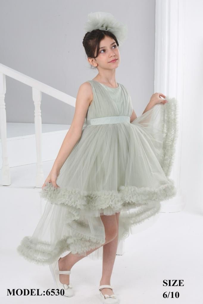 Rochie elegantă cu trenă și pampon verde 6530 - Kids Magazin