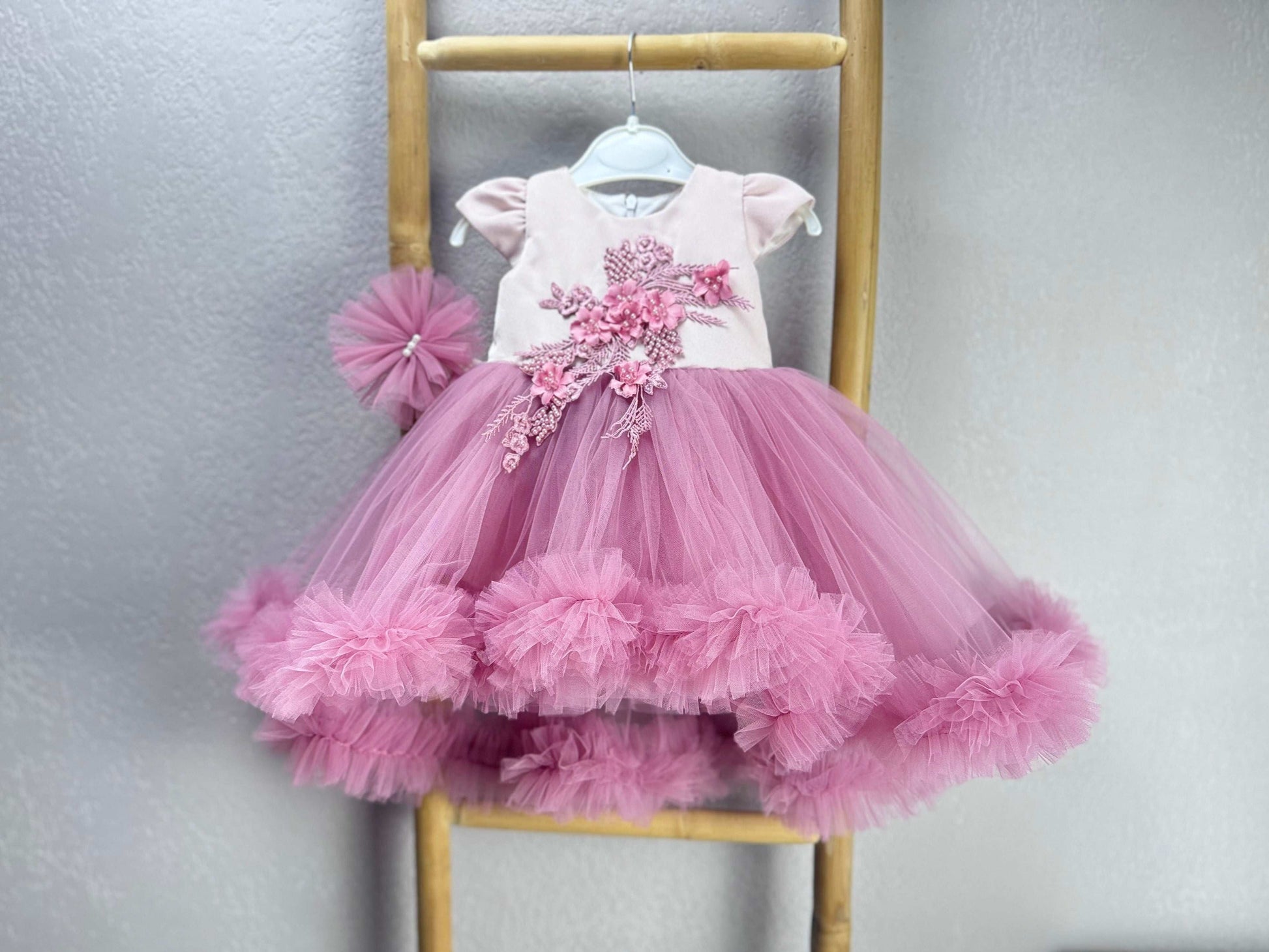 Rochita eleganta pentru bebelusi Gloria roz prafuit - Kids Magazin