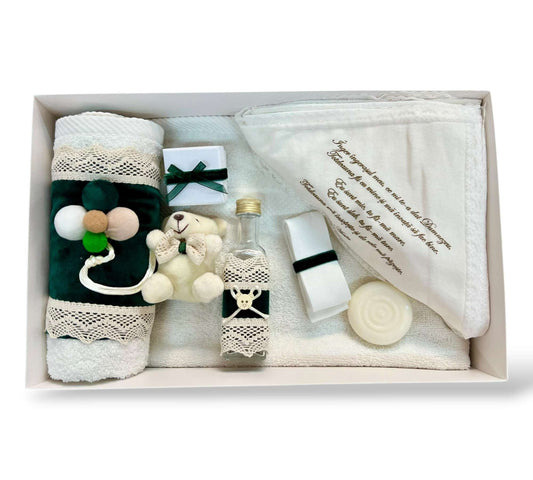 Trusou cu Ursuleț și Baloane verzi din catifea si detalii macrame - Kids Magazin